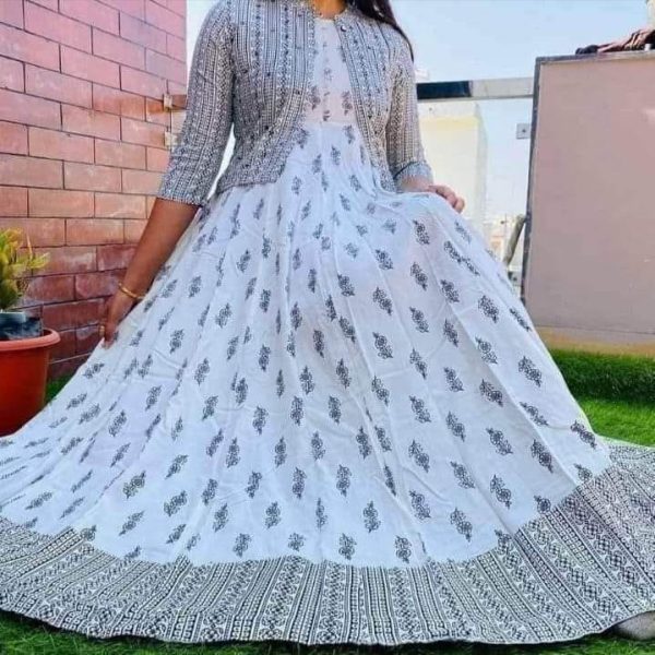 Elegant Linen Kurti with Printed Koti Accent - Image 4